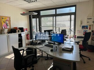 Plus de détails pour Commerce de détail à louer