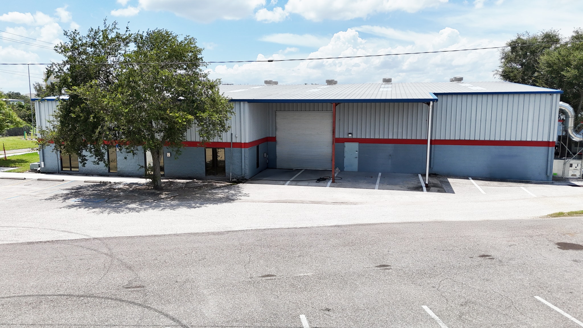 2254-2256 Massaro Blvd, Tampa, FL for lease Building Photo- Image 1 of 10