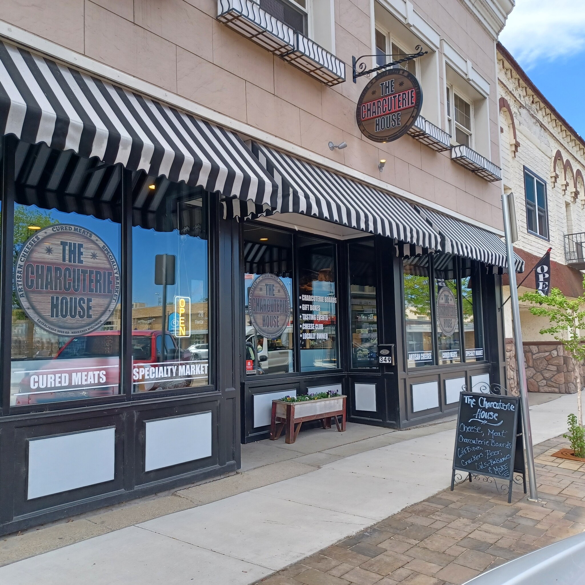 349 W Broadway, Waukesha, WI for lease Building Photo- Image 1 of 2