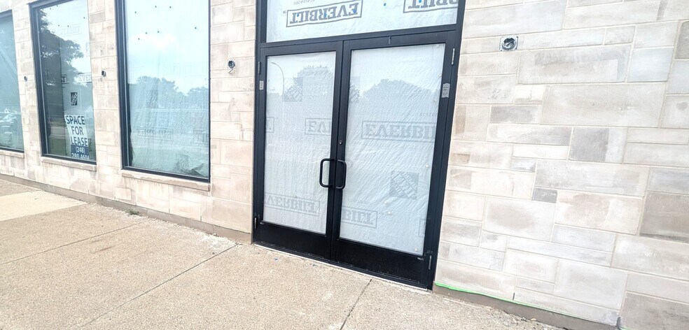 400-420 S Main St, Clawson, MI for lease - Building Photo - Image 3 of 11