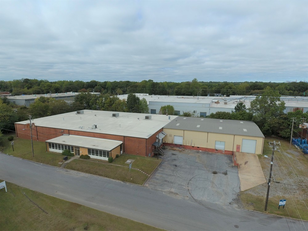1015 Sampler Way, East Point, GA for lease Primary Photo- Image 1 of 3