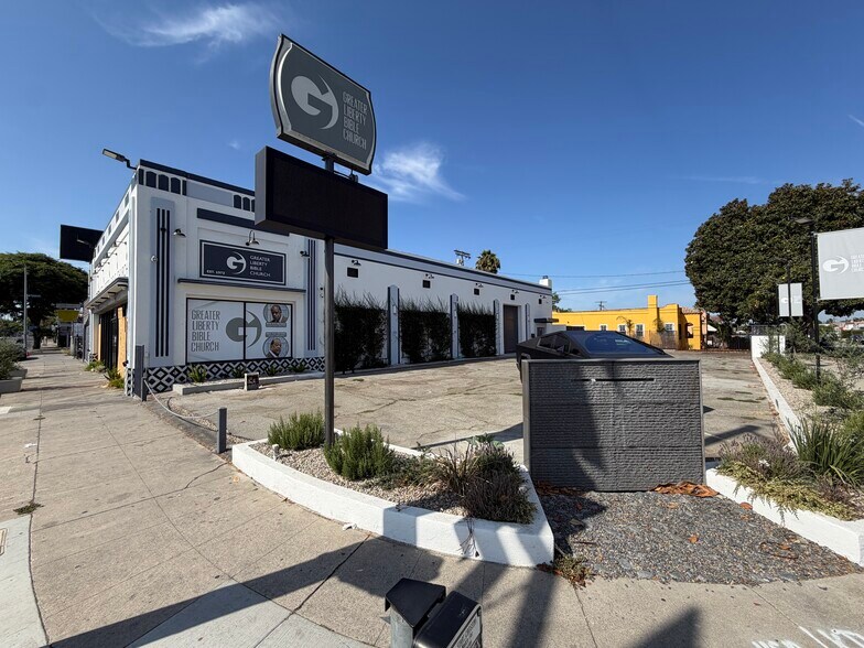 6557 S Western Ave, Los Angeles, CA à louer - Photo du bâtiment - Image 2 de 4