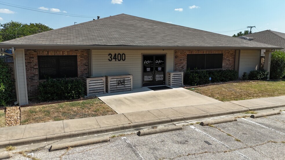 3400 Hillcrest Dr, Waco, TX à vendre - Photo du bâtiment - Image 1 de 19