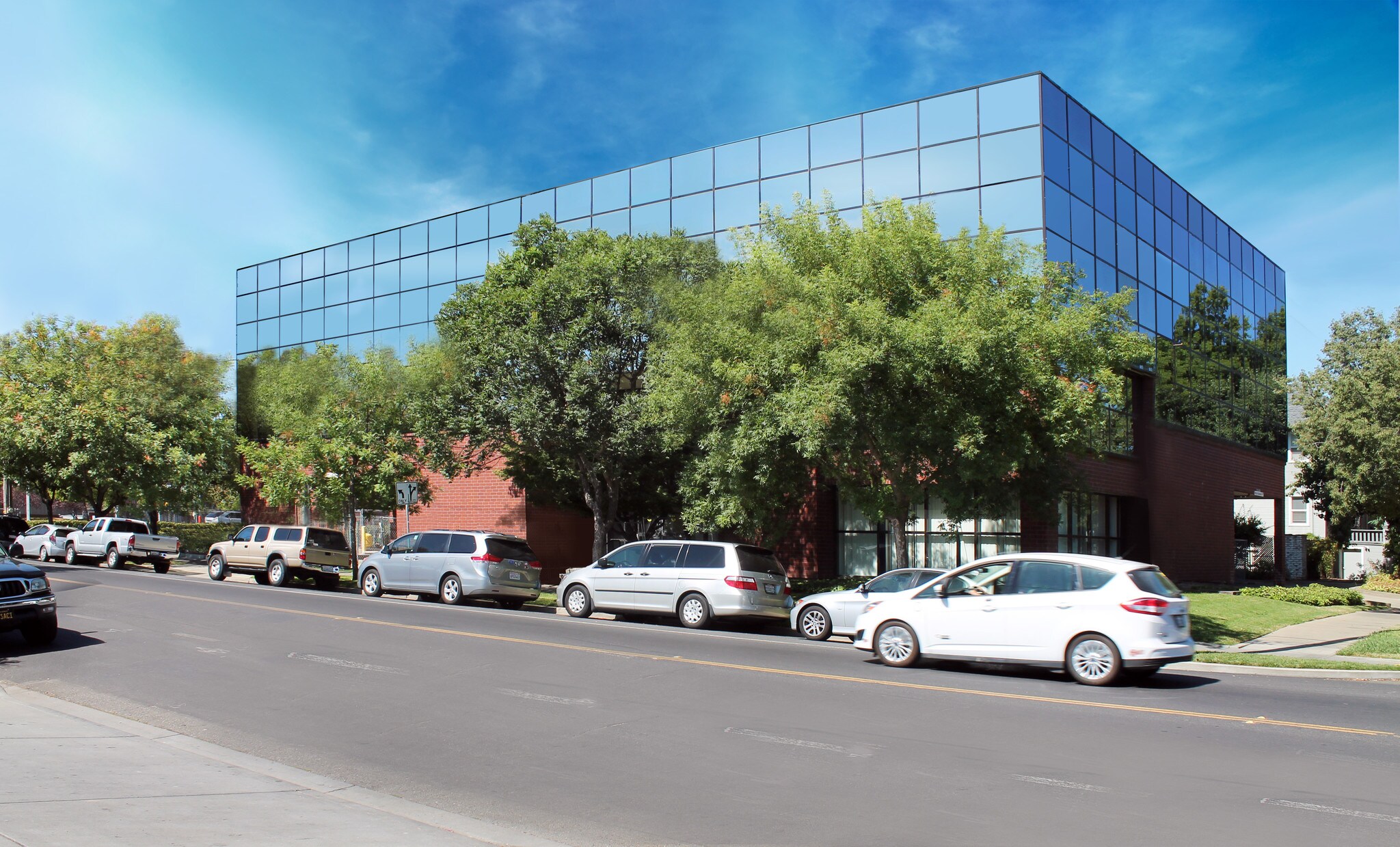 1508 Alhambra Blvd, Sacramento, CA for lease Building Photo- Image 1 of 2