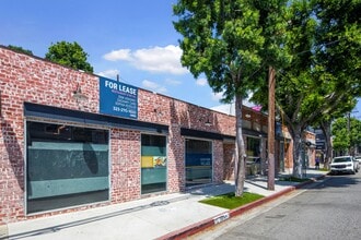 301-343 N Glendale Blvd, Los Angeles, CA à louer Photo du bâtiment- Image 2 de 9