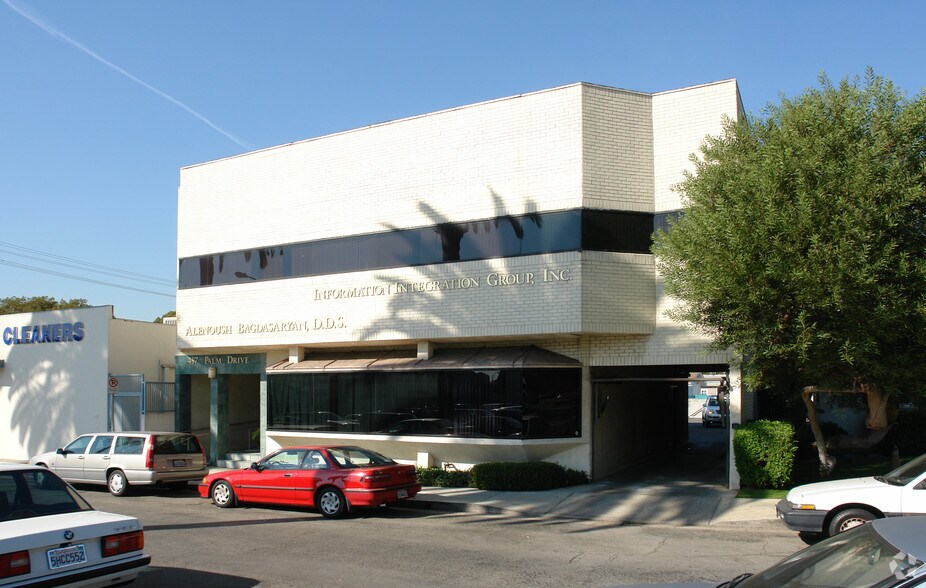 457 Palm Dr, Glendale, CA à louer - Photo du bâtiment - Image 3 de 11