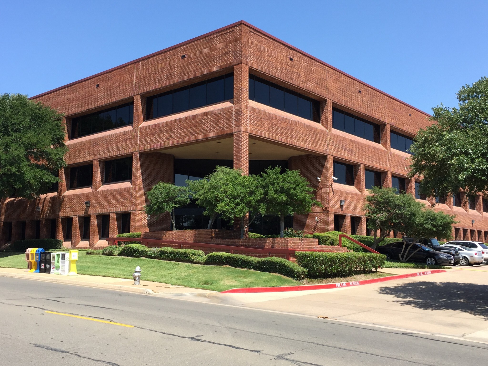 2201 N Collins St, Arlington, TX à louer Photo principale- Image 1 de 18