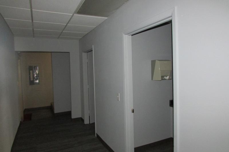 104 S Main St, Cleburne, TX for sale - Interior Photo - Image 3 of 6