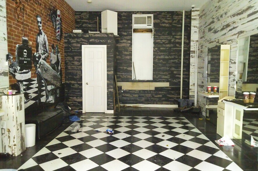 400 E 74th St, New York, NY à louer - Photo du bâtiment - Image 2 de 6