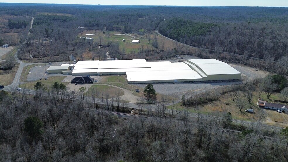 The NW Alabama Industrial Portfolio portfolio of 3 properties for sale on LoopNet.ca - Primary Photo - Image 1 of 3
