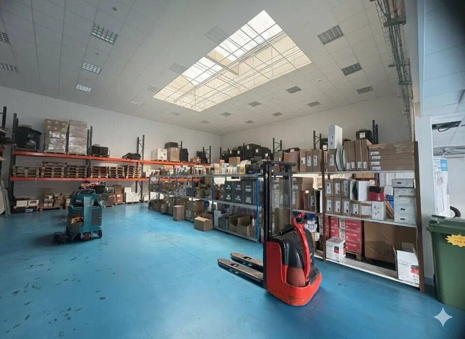 Flex in Savigny-le-Temple for lease Interior Photo- Image 1 of 8