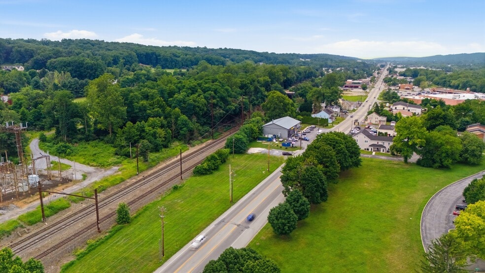 4220 Lincoln Hwy, Downingtown, PA à louer - Photo du bâtiment - Image 3 de 9