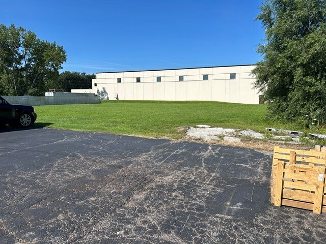 More details for 28814 Nagel Ct, Lake Bluff, IL - Land for Lease