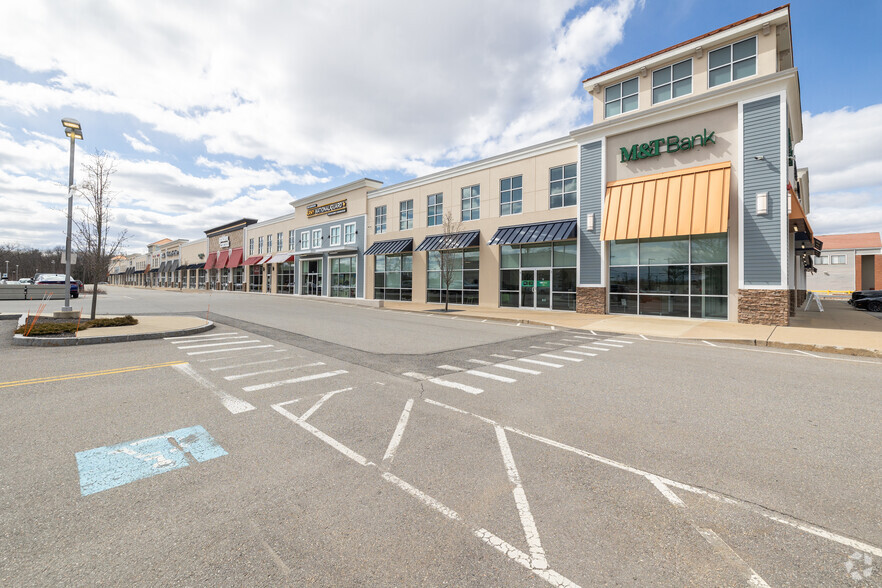 655 S Willow St, Manchester, NH for lease - Building Photo - Image 1 of 2