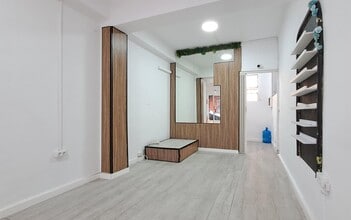 Retail in Tarragona, Tarragona for lease Interior Photo- Image 2 of 5