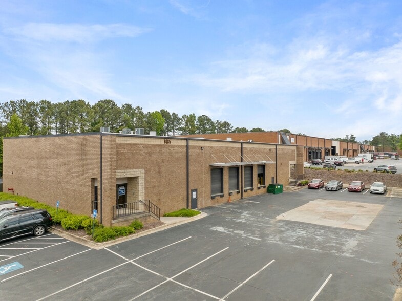 6665 Corners Industrial Ct, Peachtree Corners, GA for lease - Building Photo - Image 1 of 13
