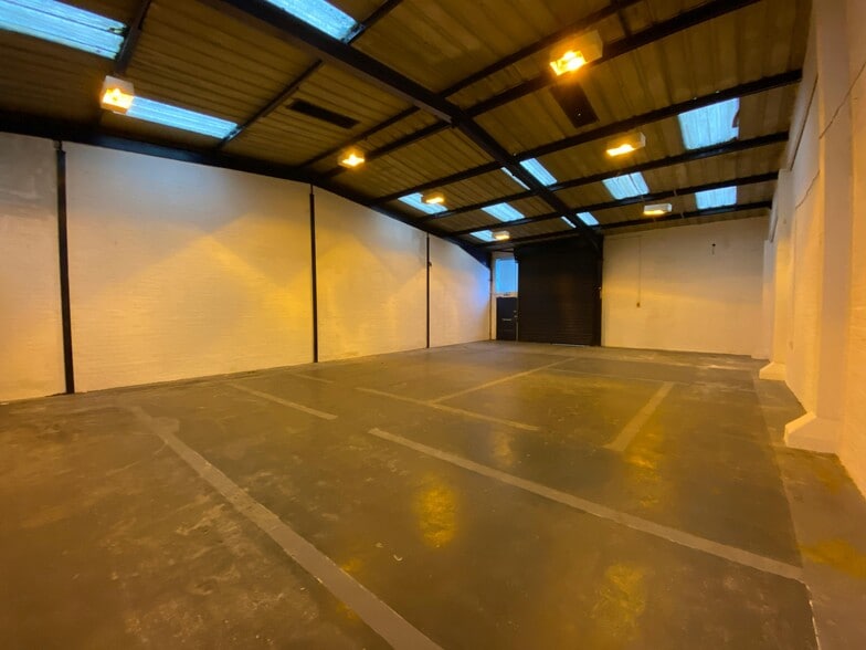 1-9 Napier Ct, Cumbernauld for lease - Building Photo - Image 2 of 8