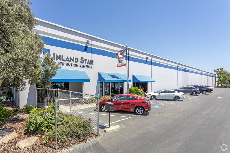 3146 S Chestnut Ave, Fresno, CA for lease - Building Photo - Image 1 of 7