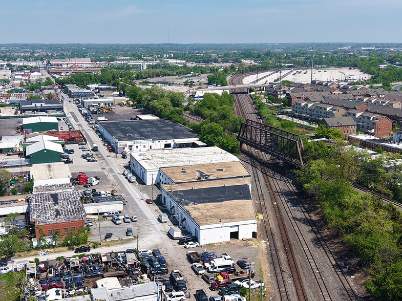 Rail Served Bldgs portfolio of 2 properties for sale on LoopNet.ca - Building Photo - Image 3 of 6