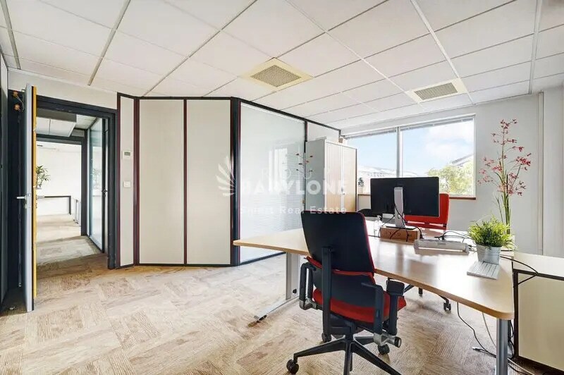 Office in Asnières-sur-Seine for sale Interior Photo- Image 1 of 13