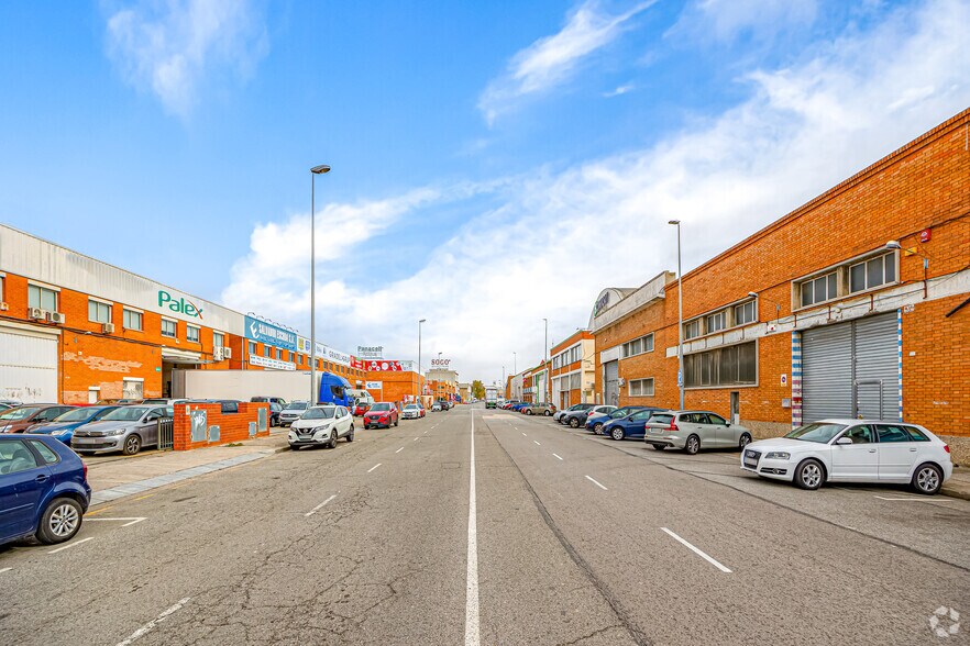 257 Carretera del Mig, L'Hospitalet de Llobregat, Barcelona à vendre - Photo du bâtiment - Image 3 de 4