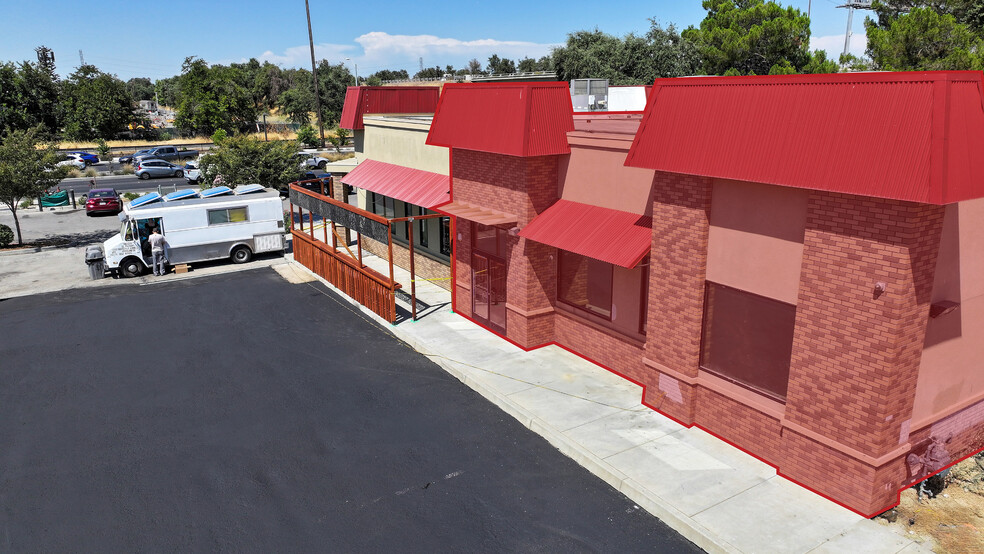1490 E Main St, Woodland, CA for lease - Building Photo - Image 2 of 15