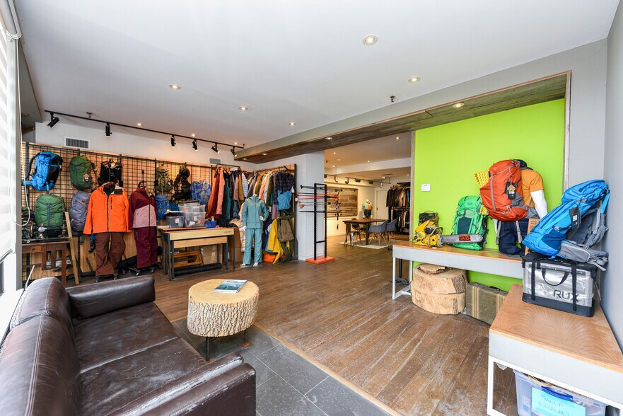 750 Oakdale Rd, Toronto, ON à vendre - Photo du bâtiment - Image 2 de 26