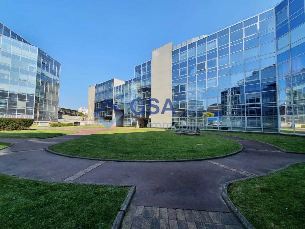 Bureau dans Évry-Courcouronnes à vendre Photo du bâtiment- Image 1 de 8