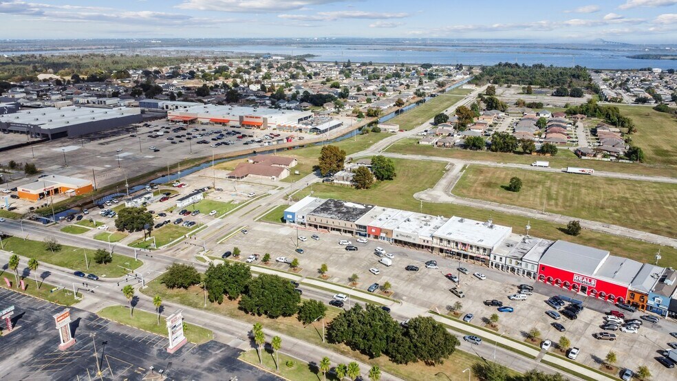 8717 W Judge Perez Dr, Chalmette, LA à vendre - Aérien - Image 3 de 25