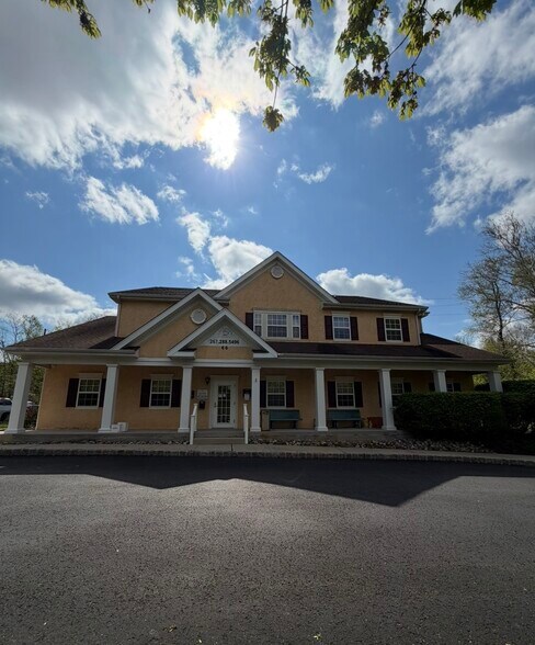 66 Buck Rd, Southampton, PA à louer - Photo du bâtiment - Image 3 de 34