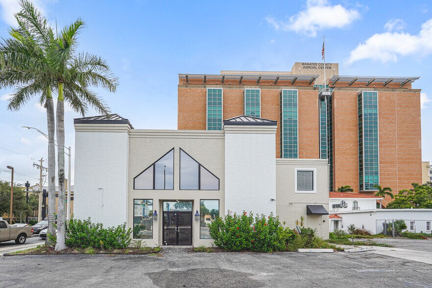 524 9th St W, Bradenton, FL à louer - Photo du bâtiment - Image 1 de 15