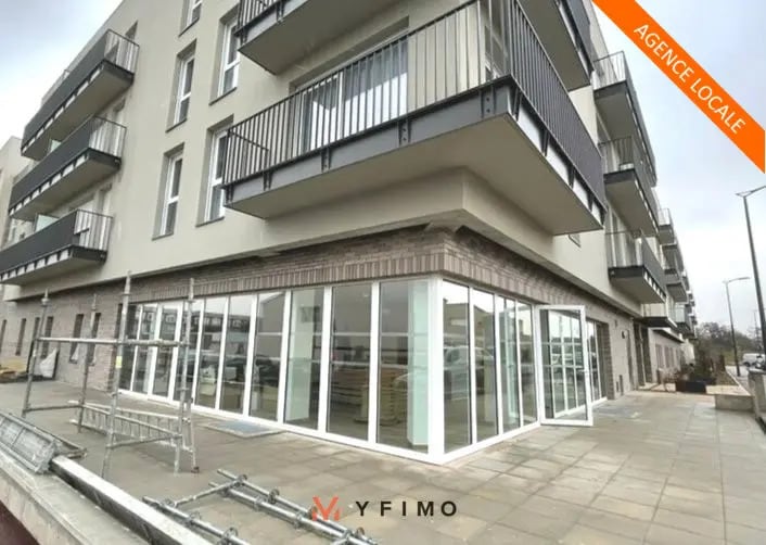 Flex in Aubergenville for lease - Building Photo - Image 1 of 2