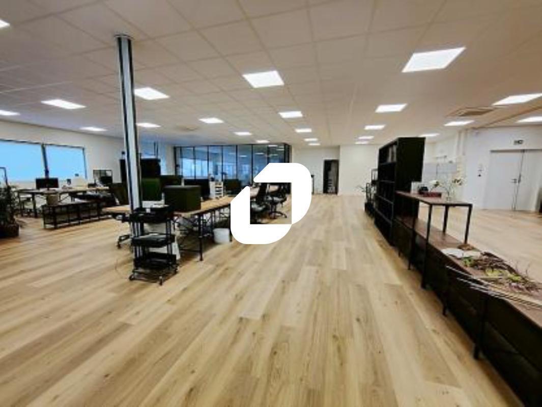 Office in Ferrières-en-Brie for lease Building Photo- Image 1 of 16