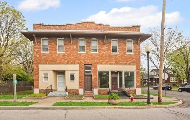 More details for 821 Niedringhaus Ave, Granite City, IL - Multifamily for Sale