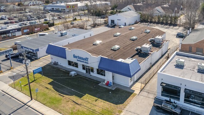 Plus de détails pour 1189 Old Country Rd, Riverhead, NY - Commerce de détail à vendre