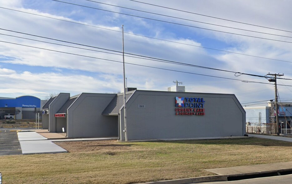 2612 W Pioneer Pky, Arlington, TX à vendre - Photo du bâtiment - Image 2 de 2