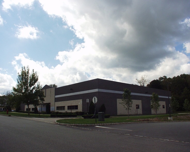 2 Aspen Dr, Randolph, NJ for lease - Building Photo - Image 2 of 5