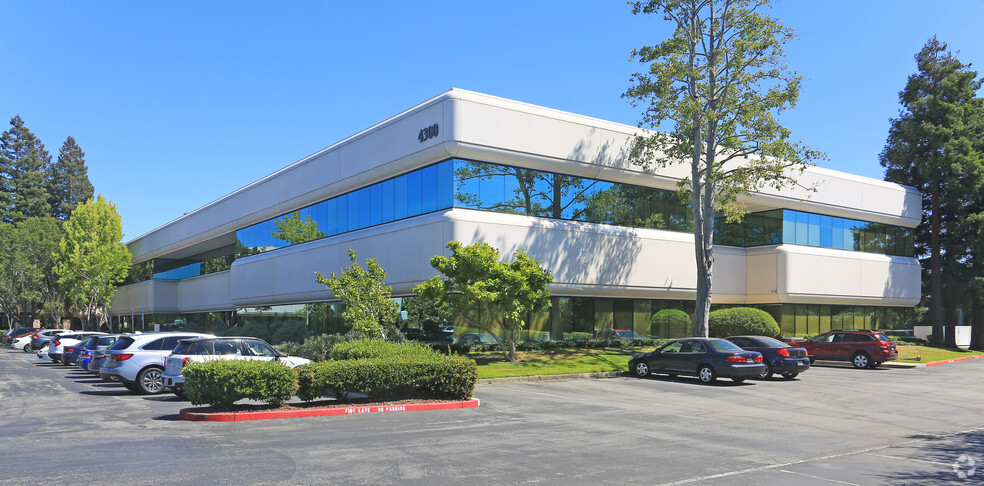 4300 Bohannon Dr, Menlo Park, CA for lease - Building Photo - Image 1 of 8