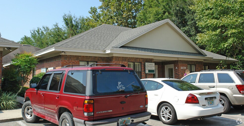 2228 NW 40th Ter, Gainesville, FL for lease - Building Photo - Image 2 of 3