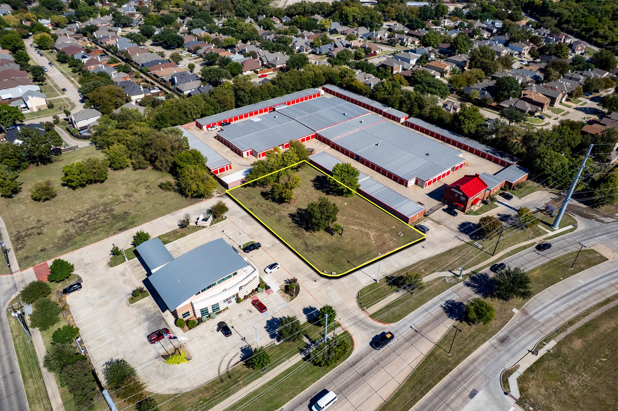 2401 Arapaho Rd, Garland, TX à vendre Aérien- Image 1 de 17