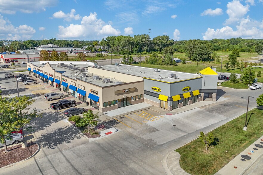 3701 E 14th St, Des Moines, IA à louer - Photo du bâtiment - Image 3 de 7