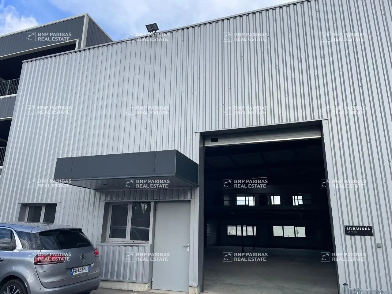 Flex in Saint-Égrève for lease Building Photo- Image 1 of 2