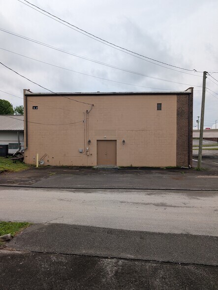 364 Lindsay St, Alcoa, TN à louer - Photo du bâtiment - Image 2 de 8