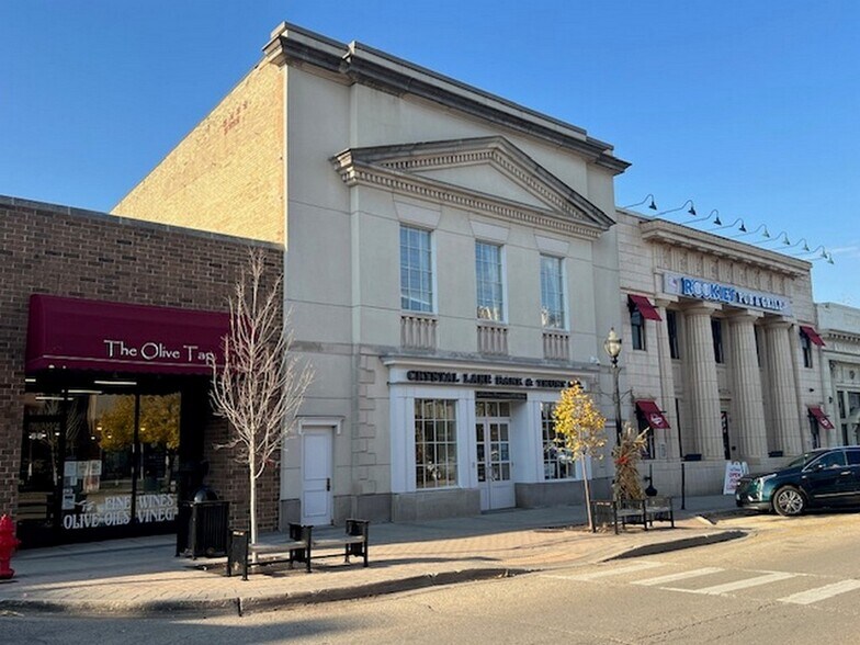 70 N Williams St, Crystal Lake, IL à louer - Photo du bâtiment - Image 2 de 12