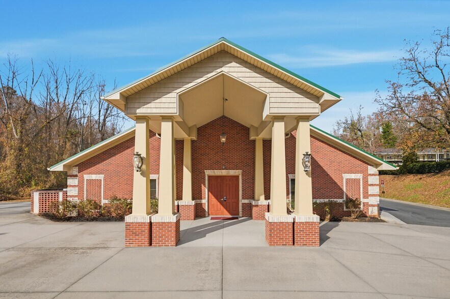 2060 Bethabara Rd, Winston-Salem, NC à vendre - Photo du bâtiment - Image 2 de 10