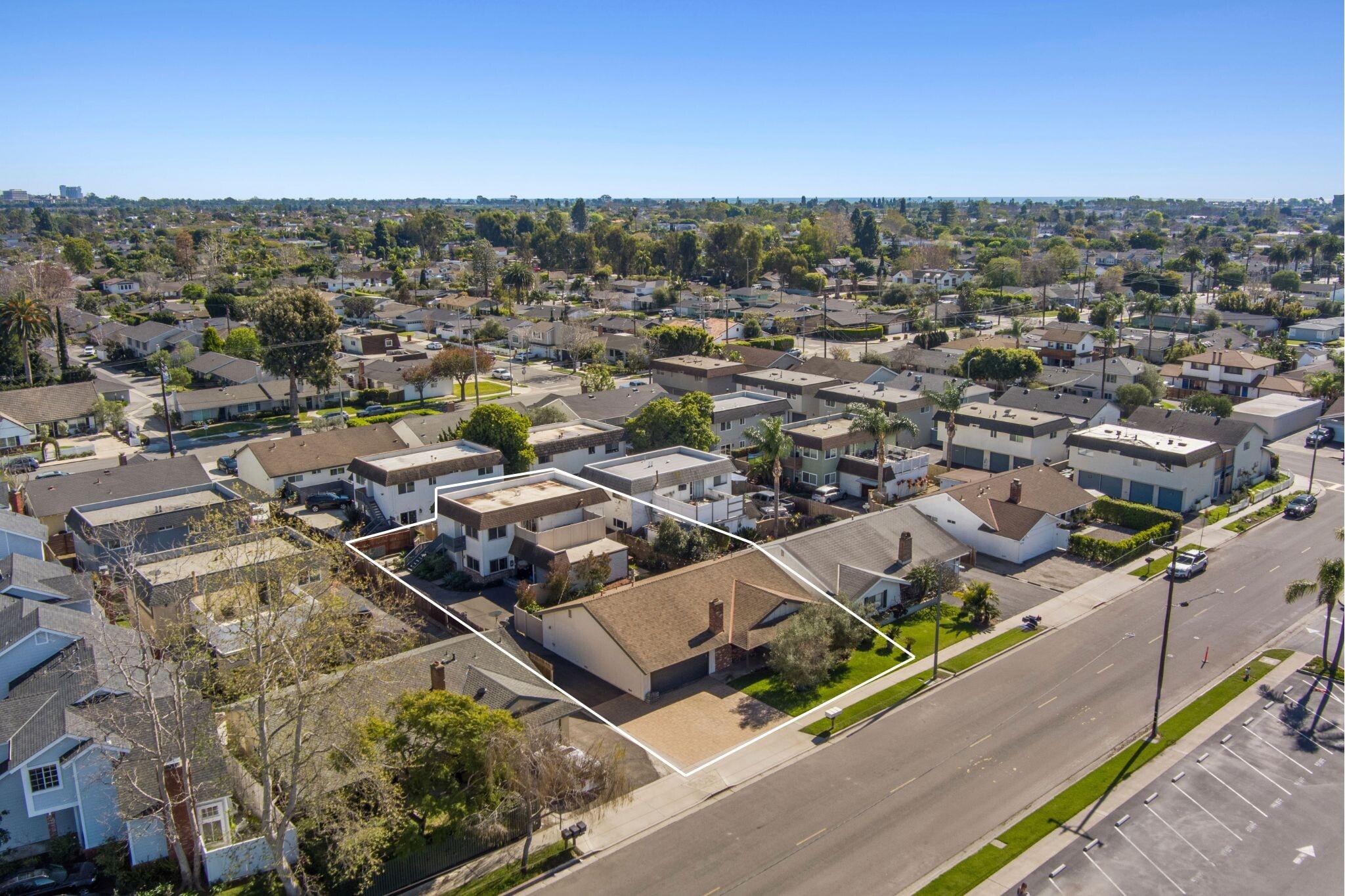 2048 Garden Ln, Costa Mesa, CA for sale Primary Photo- Image 1 of 17