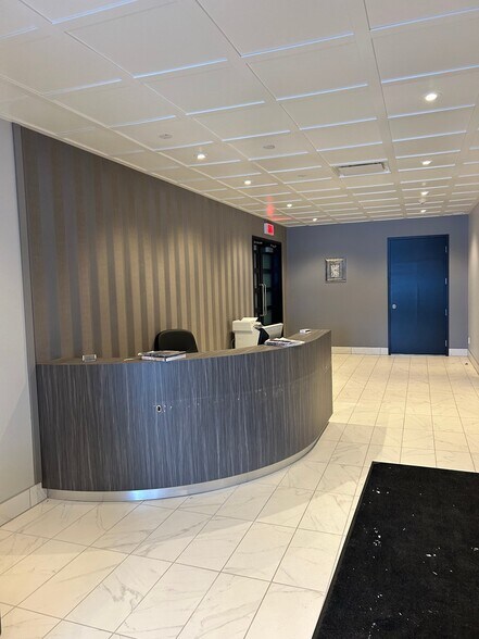 305 Rue Tanguay, Roberval, QC à louer - Hall d’entrée - Image 3 de 6