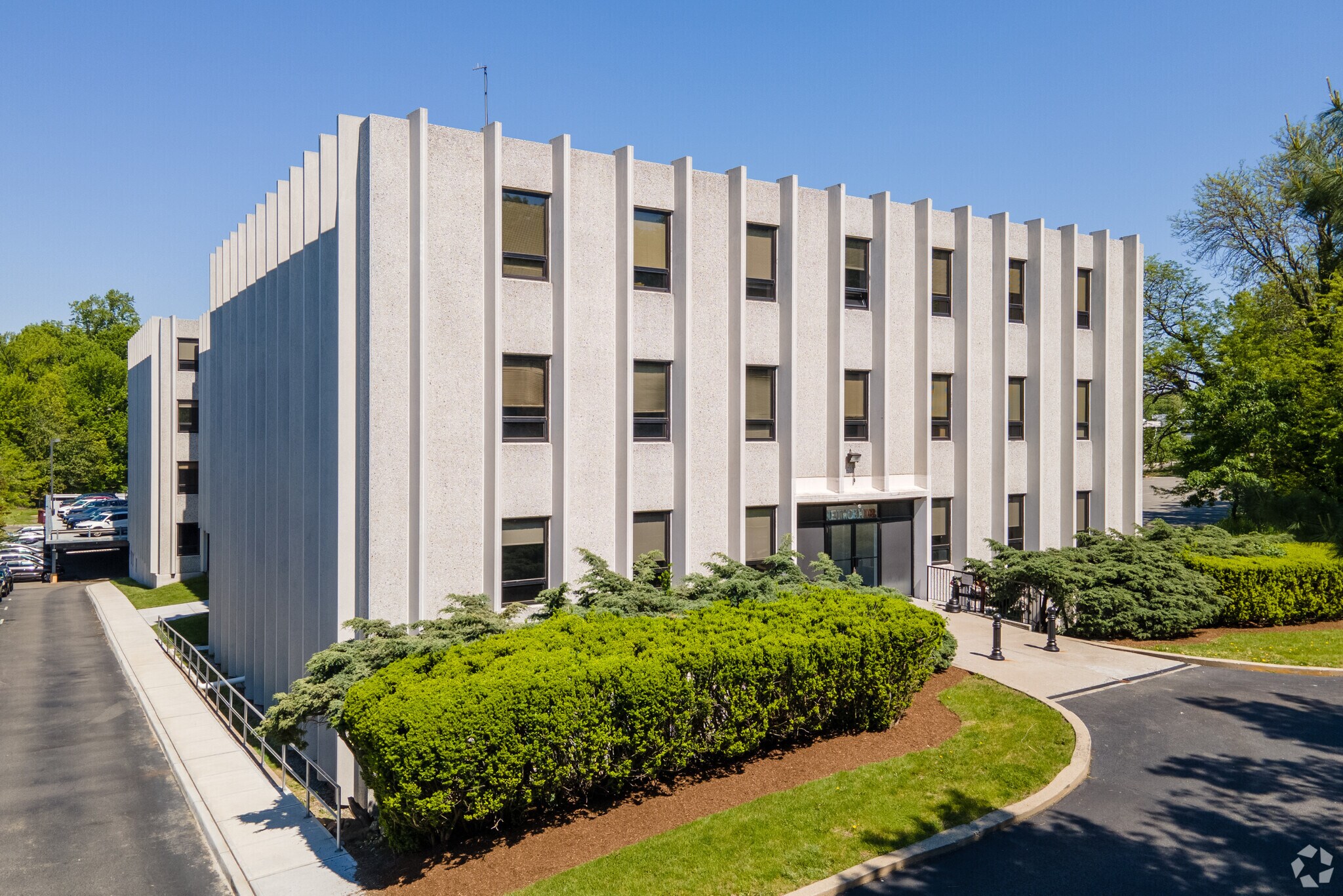 600 Sylvan Ave, Englewood Cliffs, NJ à louer Photo du bâtiment- Image 1 de 3