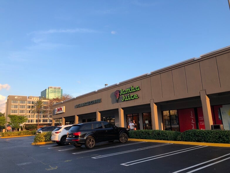 7700 N Kendall Dr, Miami, FL for lease - Building Photo - Image 2 of 6