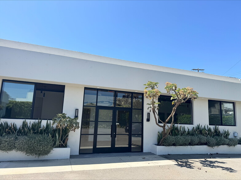 1154 S Robertson Blvd, Los Angeles, CA for lease - Building Photo - Image 2 of 15